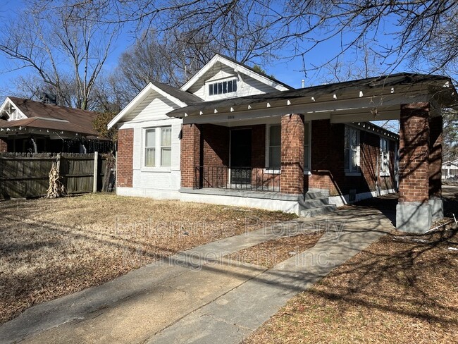 3014 Spottswood Ave in Memphis, TN - Building Photo - Building Photo