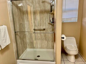 4435 Summer Dr, Unit 3 in Oceanside, CA - Building Photo - Building Photo