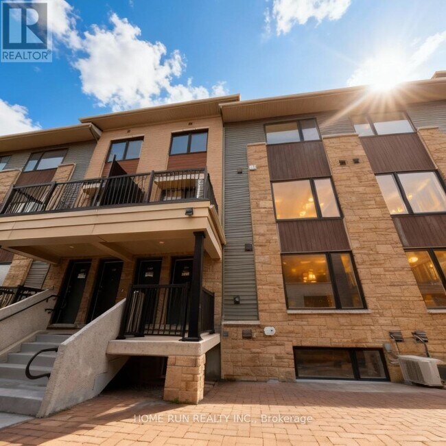 701 Glenroy Gilbert Dr in Ottawa, ON - Building Photo - Building Photo