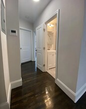 44 Clearway St, Unit 8 in Boston, MA - Foto de edificio - Building Photo