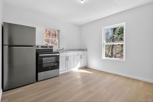 2016 Old Rte 17 in Roscoe, NY - Foto de edificio - Building Photo