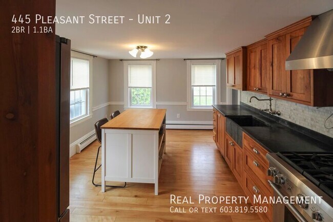 445 Pleasant St in Portsmouth, NH - Building Photo - Building Photo
