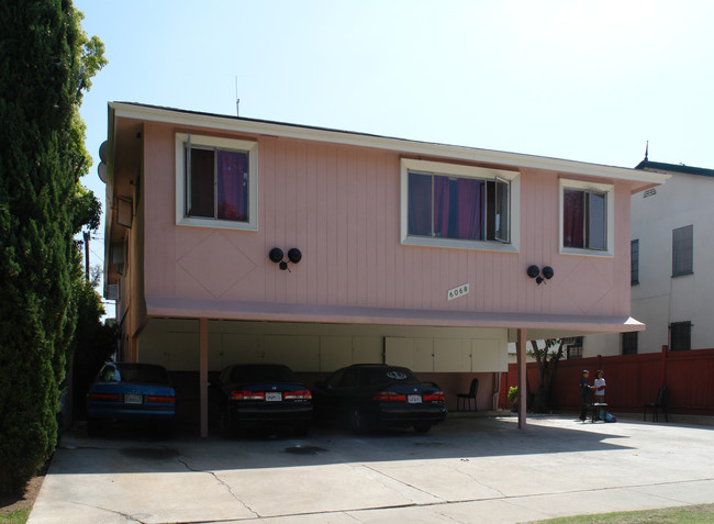 6068 Alcott St in Los Angeles, CA - Foto de edificio - Building Photo