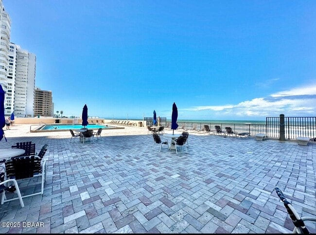 3051 S Atlantic Ave, Unit 1402 in Daytona Beach Shores, FL - Building Photo - Building Photo