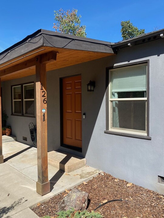 126 W 20th St in Chico, CA - Building Photo