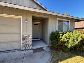 51269 Riley Ln in La Pine, OR - Building Photo - Building Photo