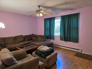 40 Hillside Ave in Watertown, CT - Building Photo - Building Photo