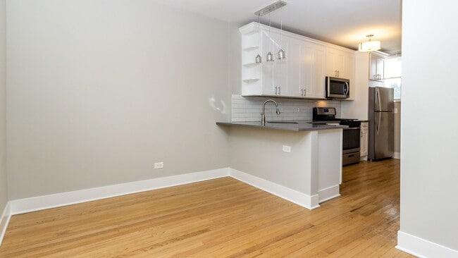 2337 W Ainslie St in Chicago, IL - Building Photo - Building Photo