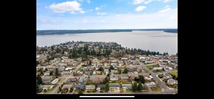 5326 Green Hills Ave NE, Unit Main House in Tacoma, WA - Building Photo - Building Photo