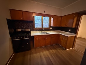 109 College Ave in Mount Pleasant, PA - Building Photo - Building Photo