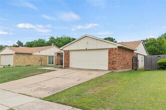 1918 Rutherford Ln in Arlington, TX - Building Photo - Building Photo