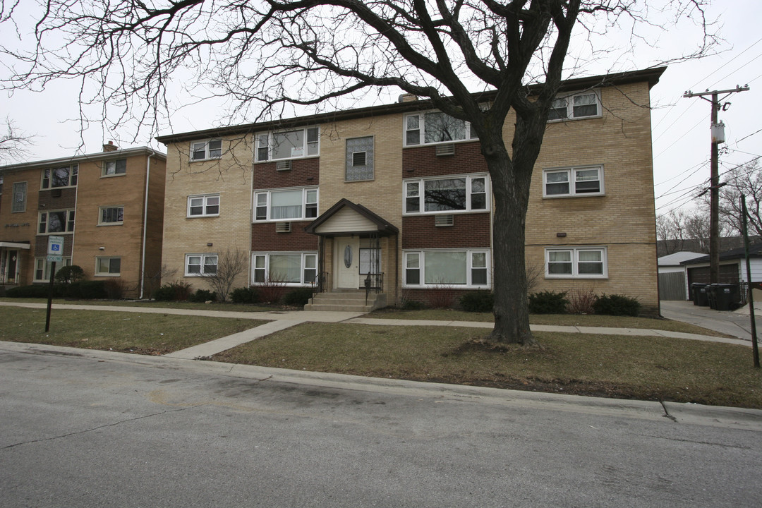 4934 Harold Ave in Schiller Park, IL - Building Photo