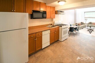 341 1st Ave in New York, NY - Building Photo - Building Photo