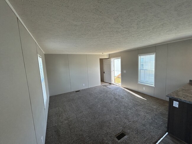 648 Oregon St in Belleville, MI - Building Photo - Building Photo