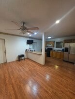 98 Lafayette Park, Unit 2 in Lynn, MA - Building Photo