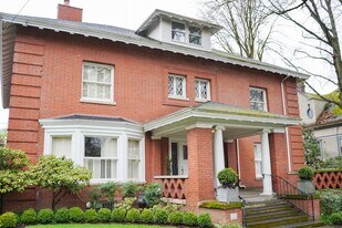 2363 NW Flanders St in Portland, OR - Building Photo