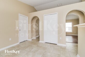 2684 Whispering Trails Dr in Winter Haven, FL - Building Photo - Building Photo