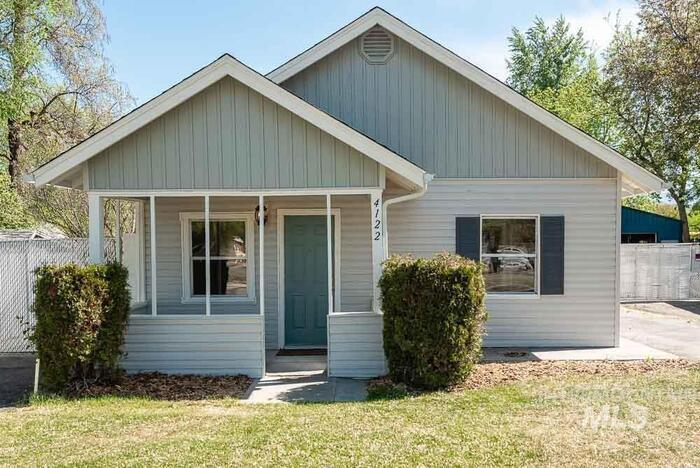 4122 W State St in Boise, ID - Building Photo