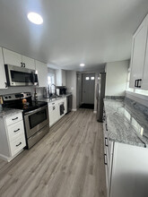 45 Bay State Rd in Rehoboth, MA - Foto de edificio - Building Photo