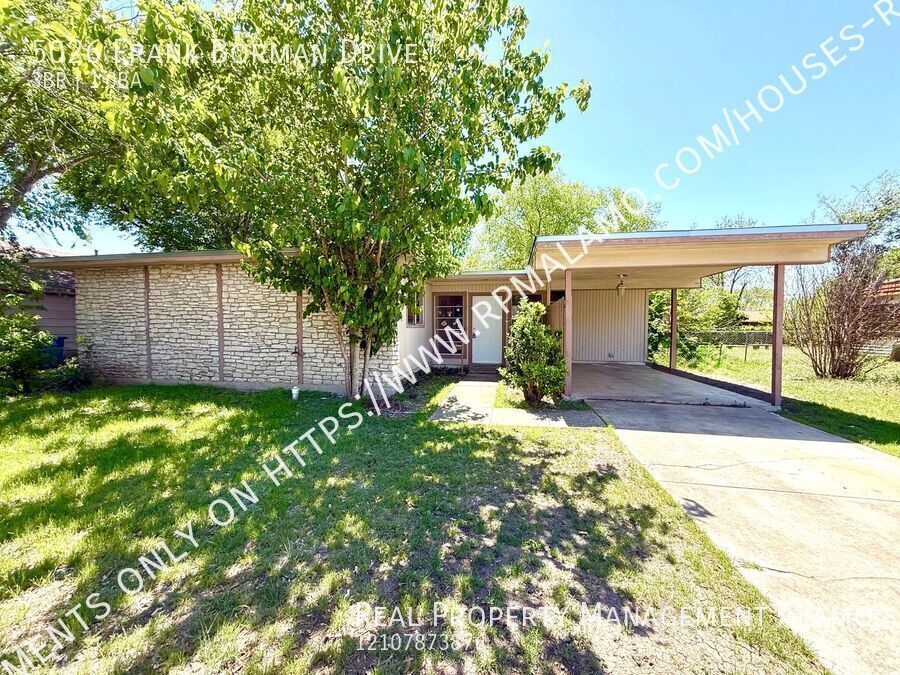 5026 Frank Borman Dr in San Antonio, TX - Building Photo