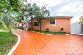2310 SW 79th Ct-Unit -0 in Miami, FL - Building Photo - Building Photo
