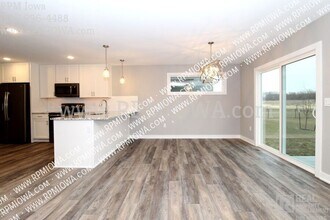 1815 NE Heritage Dr in Grimes, IA - Building Photo - Building Photo