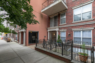 216 Calyer St in Brooklyn, NY - Building Photo - Building Photo