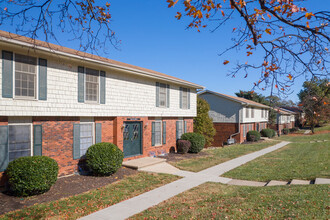 Village Square in Lawrence, KS - Building Photo - Building Photo