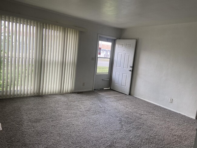 1506 W Bradley Ave in Champaign, IL - Building Photo - Building Photo