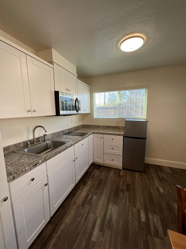 3074 E Terrace Ave in Fresno, CA - Building Photo - Building Photo