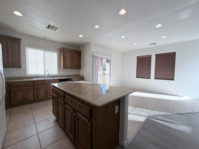 4742 Cortina Rancho St in Las Vegas, NV - Building Photo - Building Photo