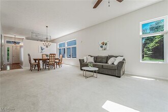 5760 Emerald Ridge Pkwy in Solon, OH - Building Photo - Building Photo