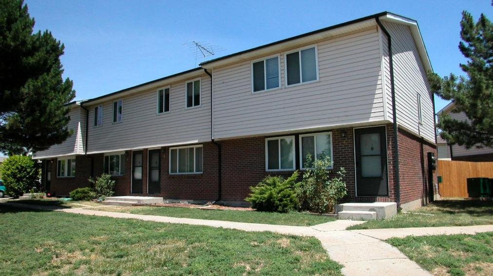 Southmoore Townhomes in Greeley, CO - Building Photo