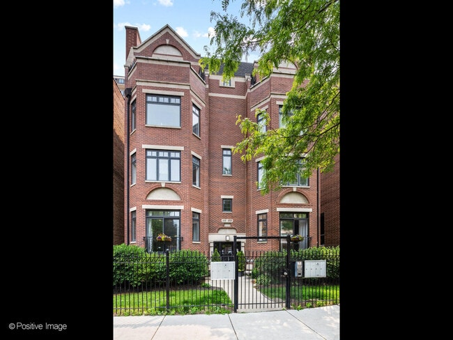 property at 6161 N Kenmore Ave