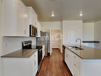 6670 Spriggel St in Meridian, ID - Building Photo - Building Photo