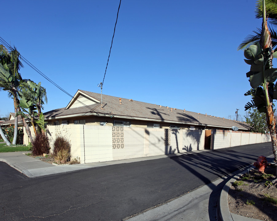 Walnut Apartments in Orange, CA - Building Photo