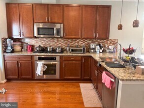 9462 Canonbury Square in Fairfax, VA - Building Photo - Building Photo