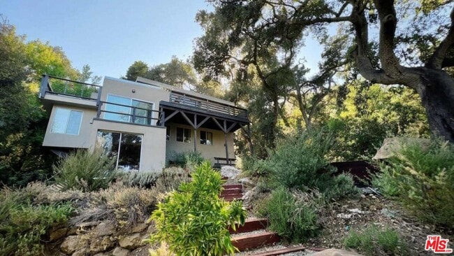 19562 Cave Way in Topanga, CA - Building Photo - Building Photo