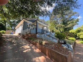 954 Byron Dr SW in Atlanta, GA - Building Photo