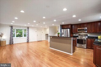 2653 Fanieul Hall Ct in Herndon, VA - Building Photo - Building Photo