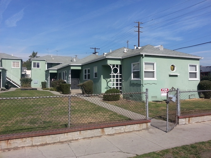 649-663 E 78th St in Los Angeles, CA - Building Photo