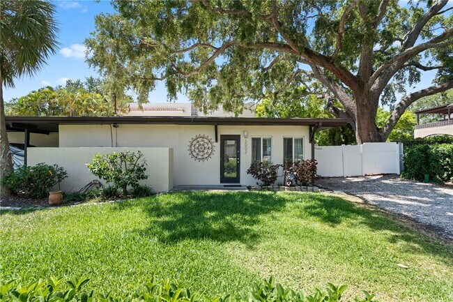 3002 W De Leon St in Tampa, FL - Building Photo - Building Photo