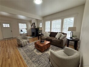 2817 Milton Ave in Syracuse, NY - Building Photo - Building Photo