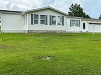 36125 Lake Pasadena Rd in Dade City, FL - Building Photo - Building Photo