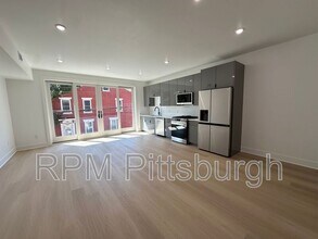 1403 Sarah St in Pittsburgh, PA - Building Photo - Building Photo