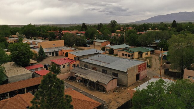 111-113 Elidio Ln in Taos, NM - Building Photo - Building Photo