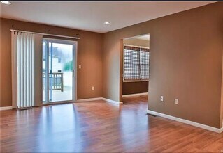 2635 Upper Way in Easton, PA - Foto de edificio - Building Photo