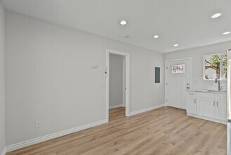 1745 W 39th St in Los Angeles, CA - Building Photo - Building Photo