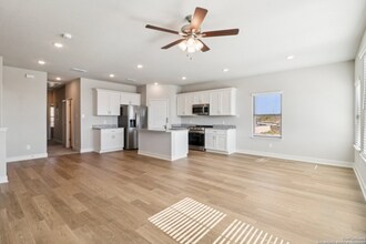 7114 Magnolia Pass in San Antonio, TX - Building Photo - Building Photo