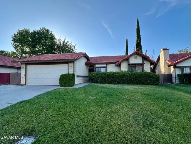 2815 College Park Dr W in Lancaster, CA - Building Photo - Building Photo